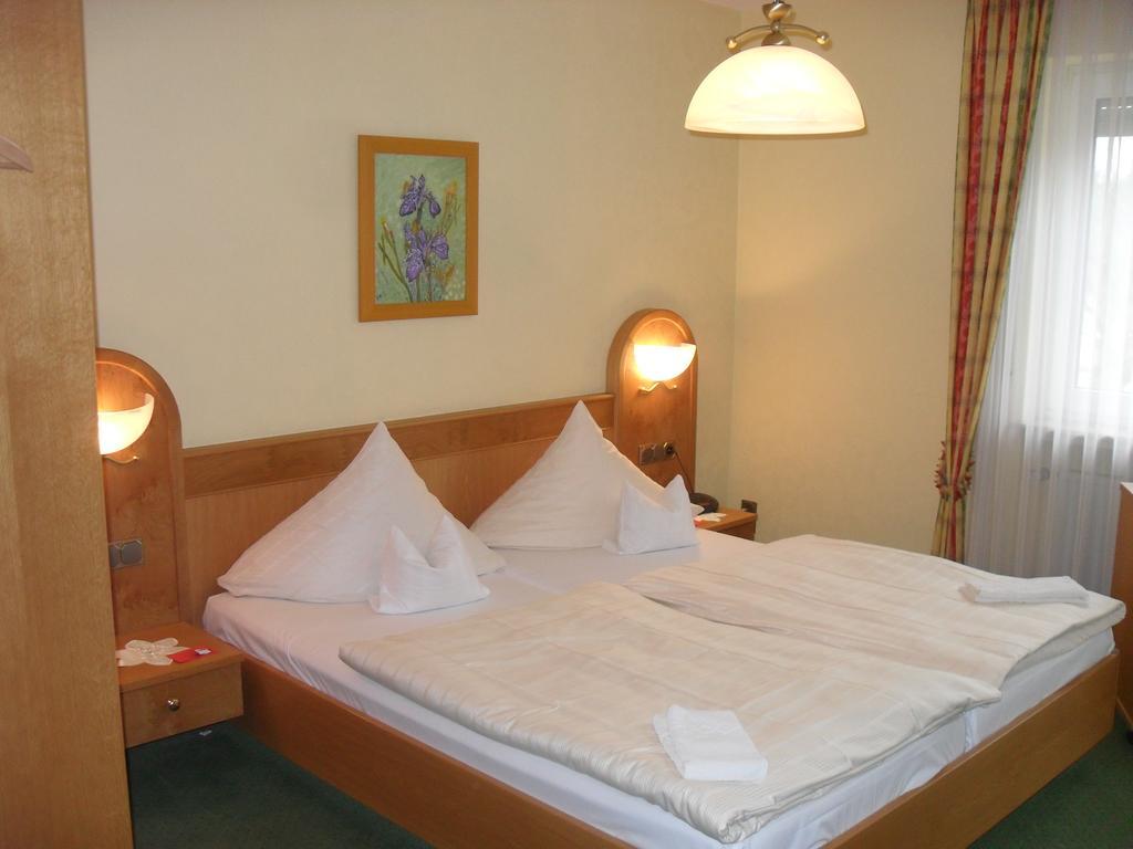 Hotel Reichsschenke Zum Ritter Gotz "Garni" Kröv Extérieur photo