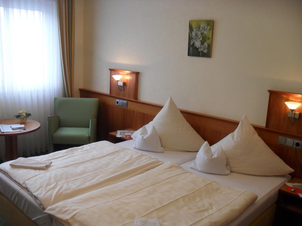 Hotel Reichsschenke Zum Ritter Gotz "Garni" Kröv Chambre photo