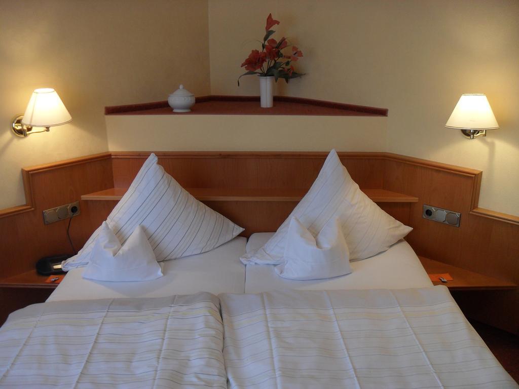 Hotel Reichsschenke Zum Ritter Gotz "Garni" Kröv Chambre photo