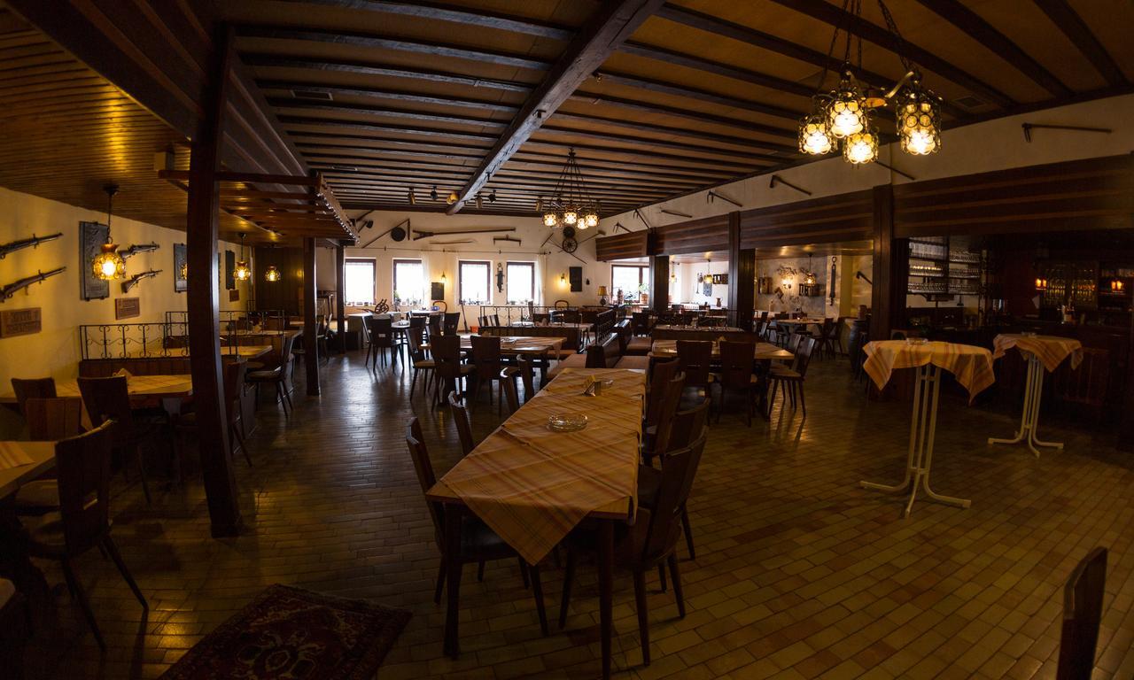 Hotel Reichsschenke Zum Ritter Gotz "Garni" Kröv Extérieur photo