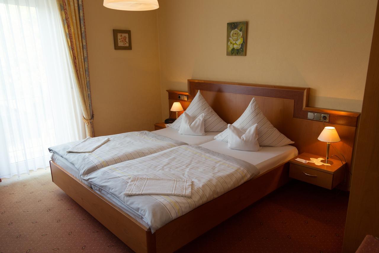 Hotel Reichsschenke Zum Ritter Gotz "Garni" Kröv Extérieur photo