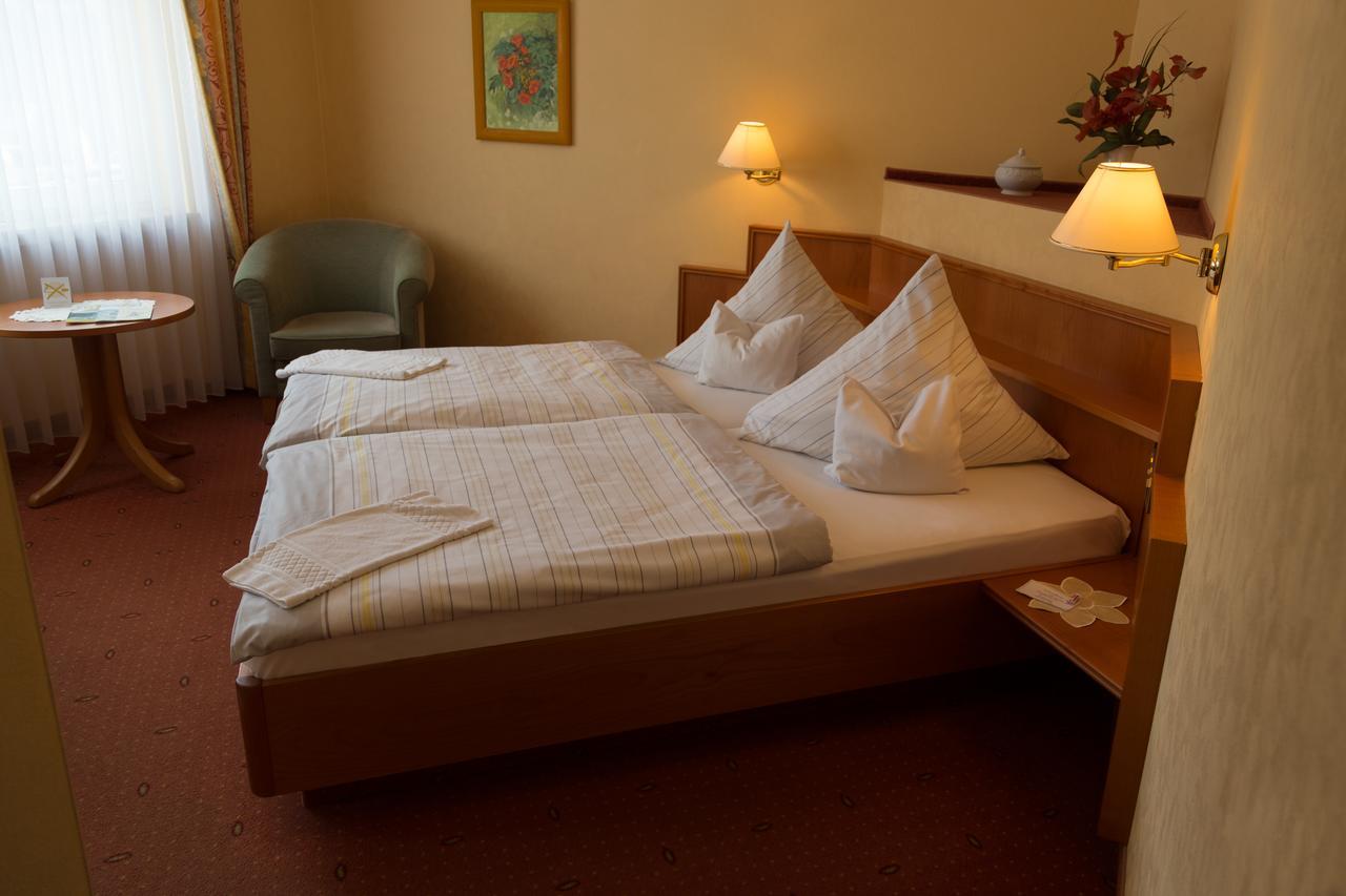 Hotel Reichsschenke Zum Ritter Gotz "Garni" Kröv Extérieur photo